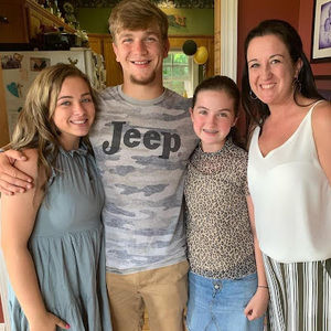 Meet your Posher, Laci